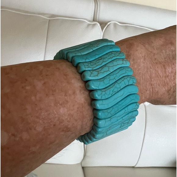 Turquoise stretch bracelet - Picture 3 of 5